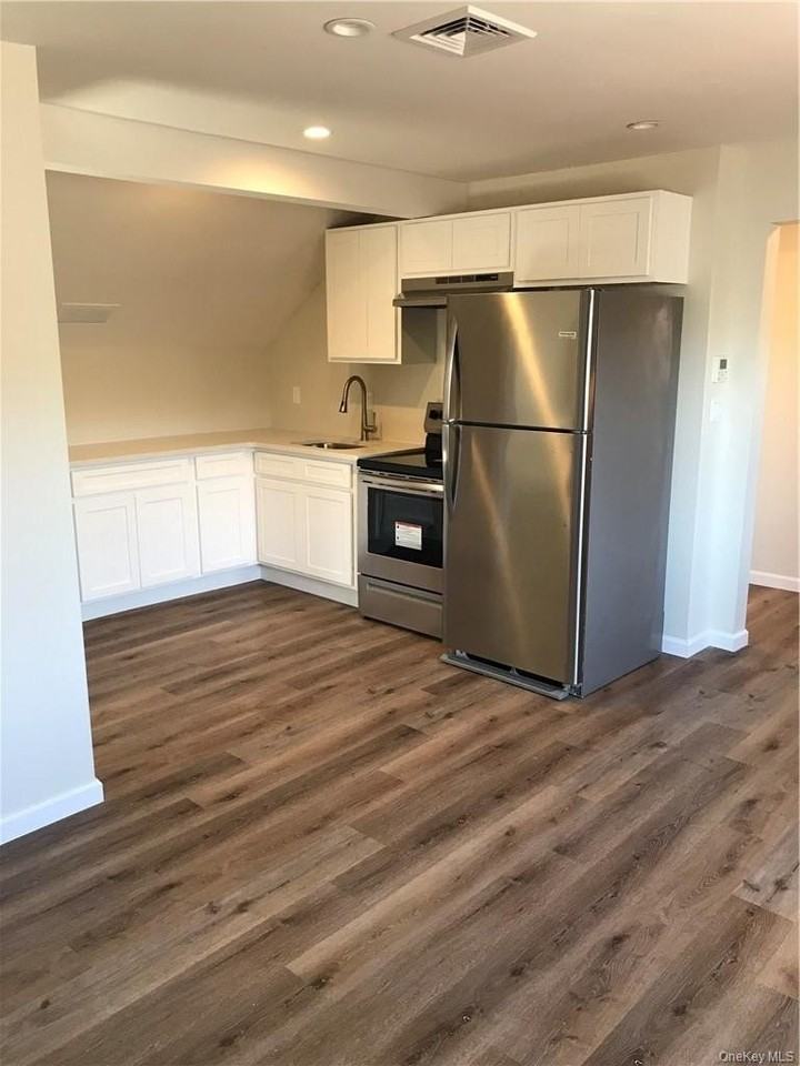 65 Circuit Ave #2ndFL - Photo 3 of 7