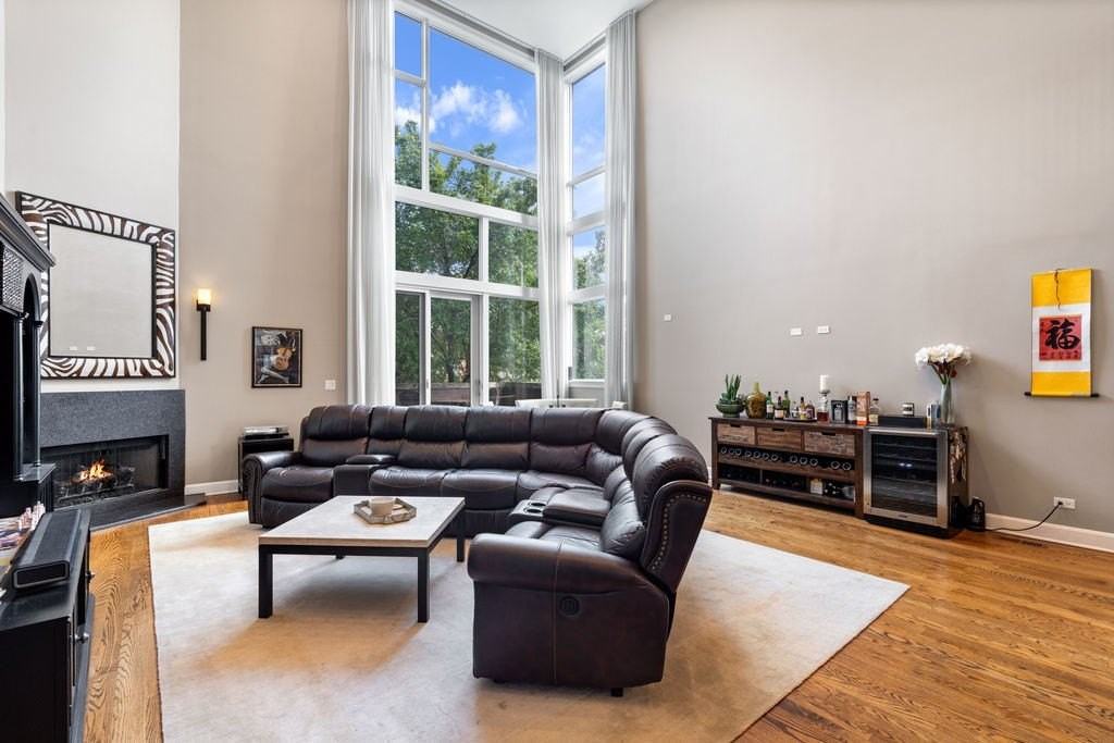 2424 N Ashland Ave #PH - Photo 2 of 28