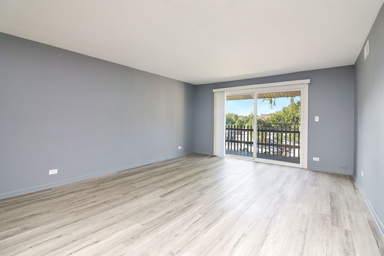 16B Kingery Quarter #208 - Photo 2 of 18