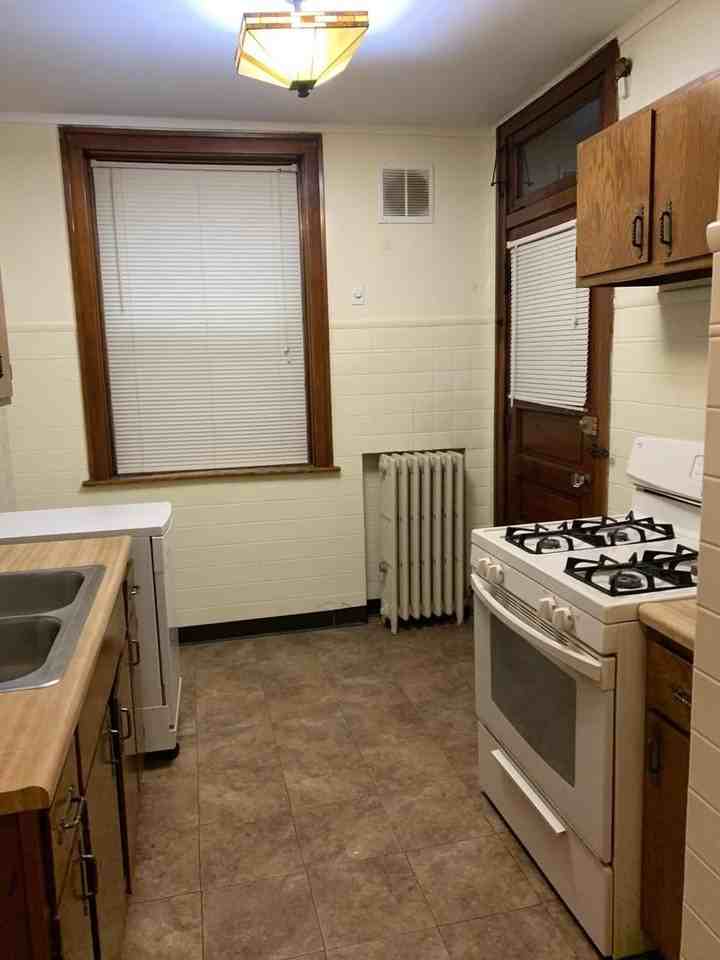 1434 W Thome Ave #2B - Photo 6 of 18