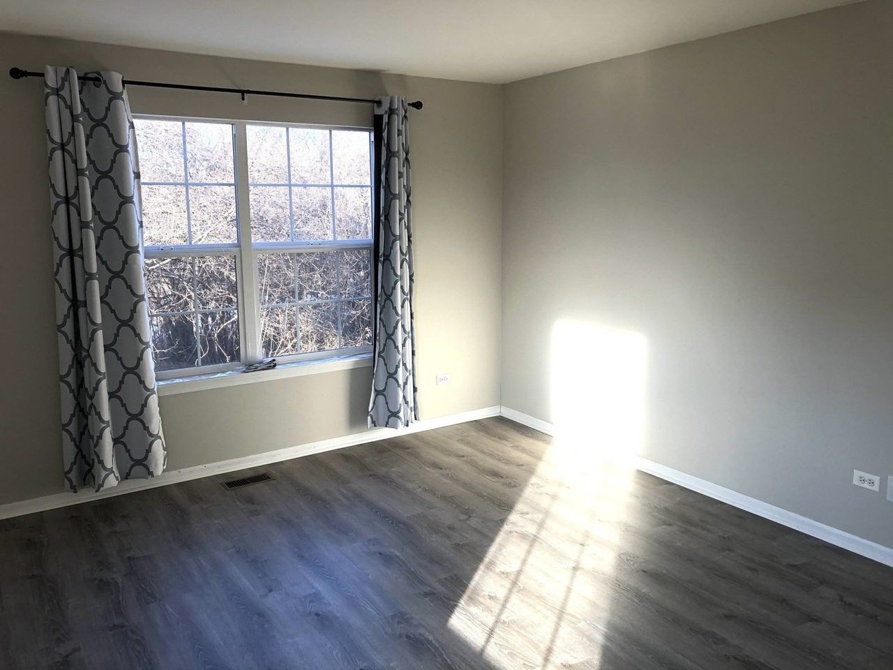 928 N Village Dr #1 - Photo 7 of 13