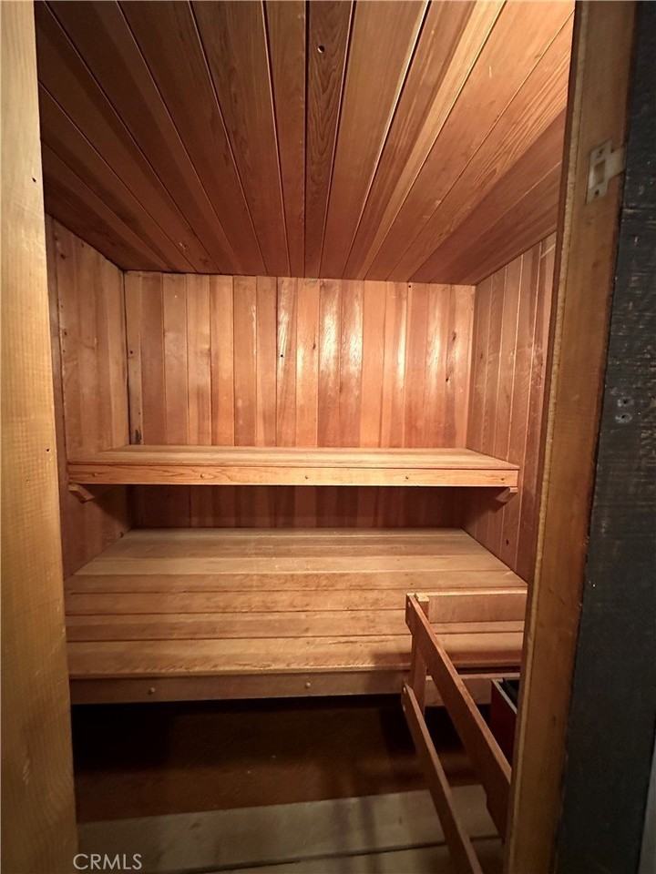 6707 Rycroft Dr - Photo 3 of 41