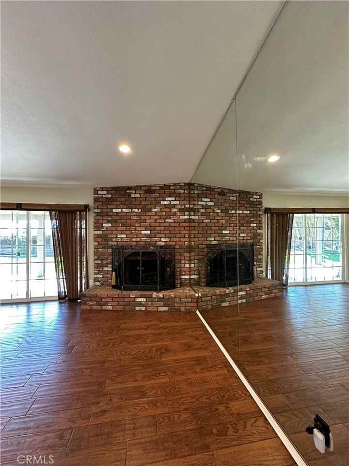 6707 Rycroft Dr - Photo 5 of 41