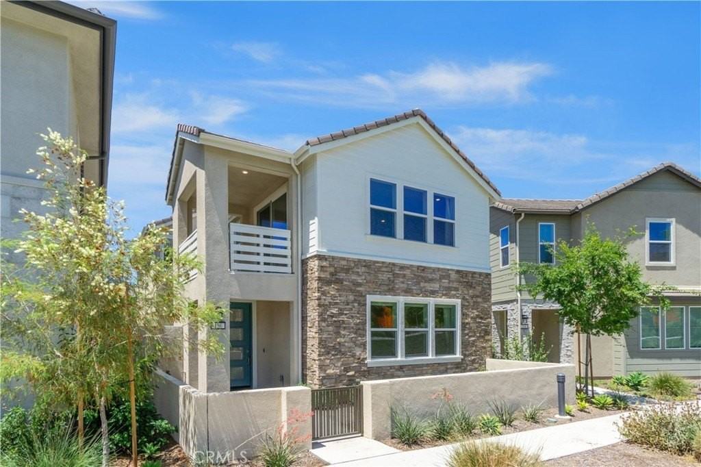 156 Chorus - Photo 3 of 45