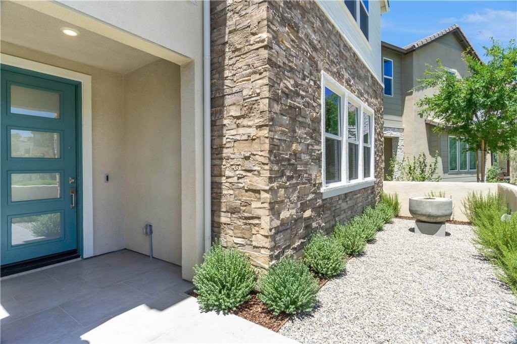 156 Chorus - Photo 4 of 45