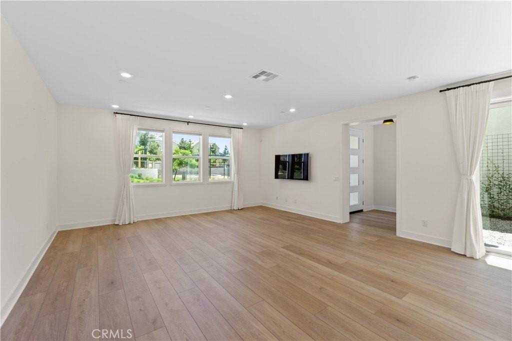 156 Chorus - Photo 6 of 45