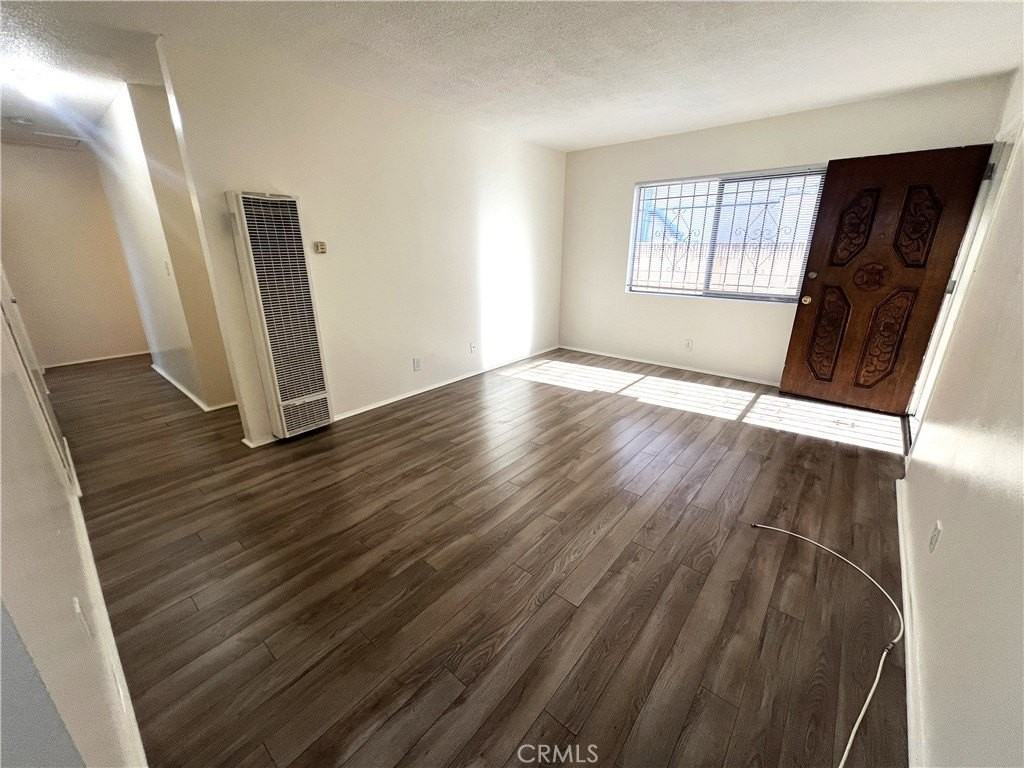 1256 N Fries Ave - Photo 4 of 16