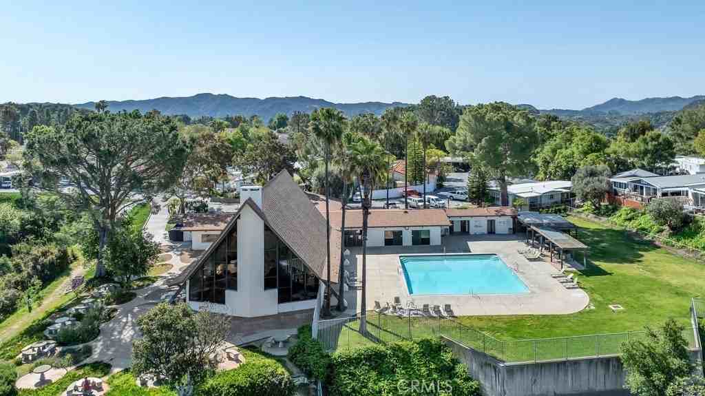 171 Comanche - Photo 2 of 43