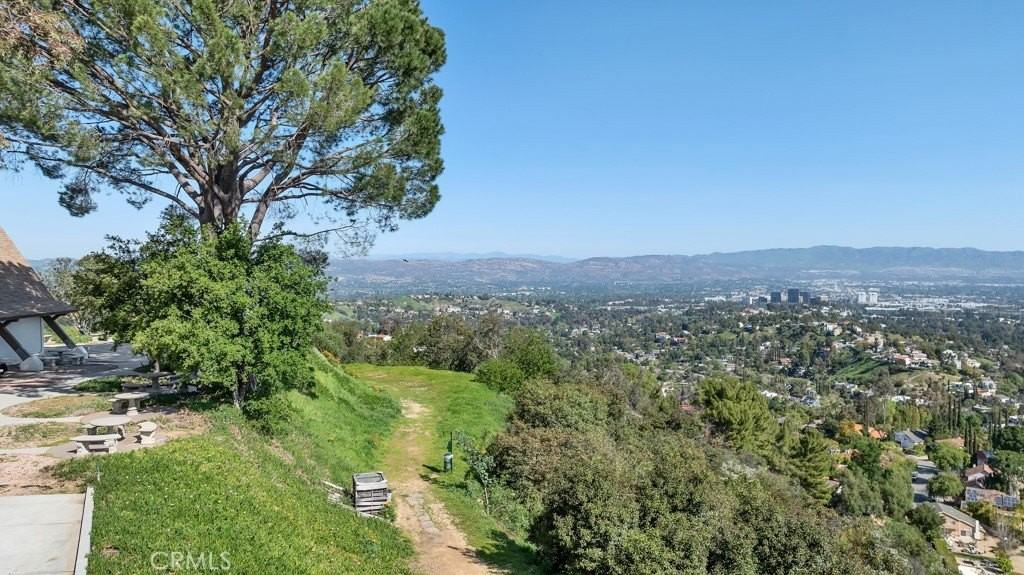 171 Comanche - Photo 4 of 43