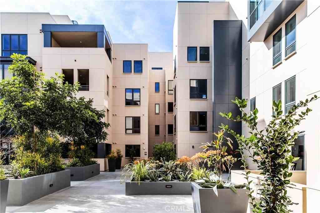 39 S Los Robles Ave #3006 - Photo 5 of 24