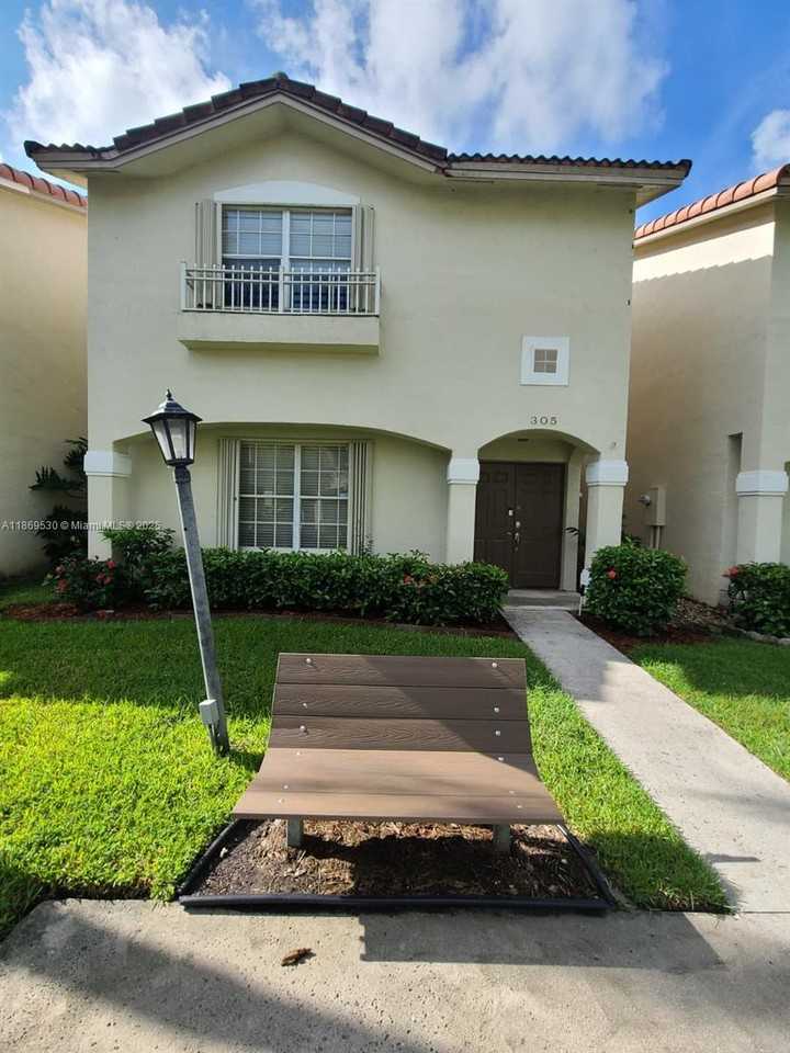 305 Nw 109th Ave #305