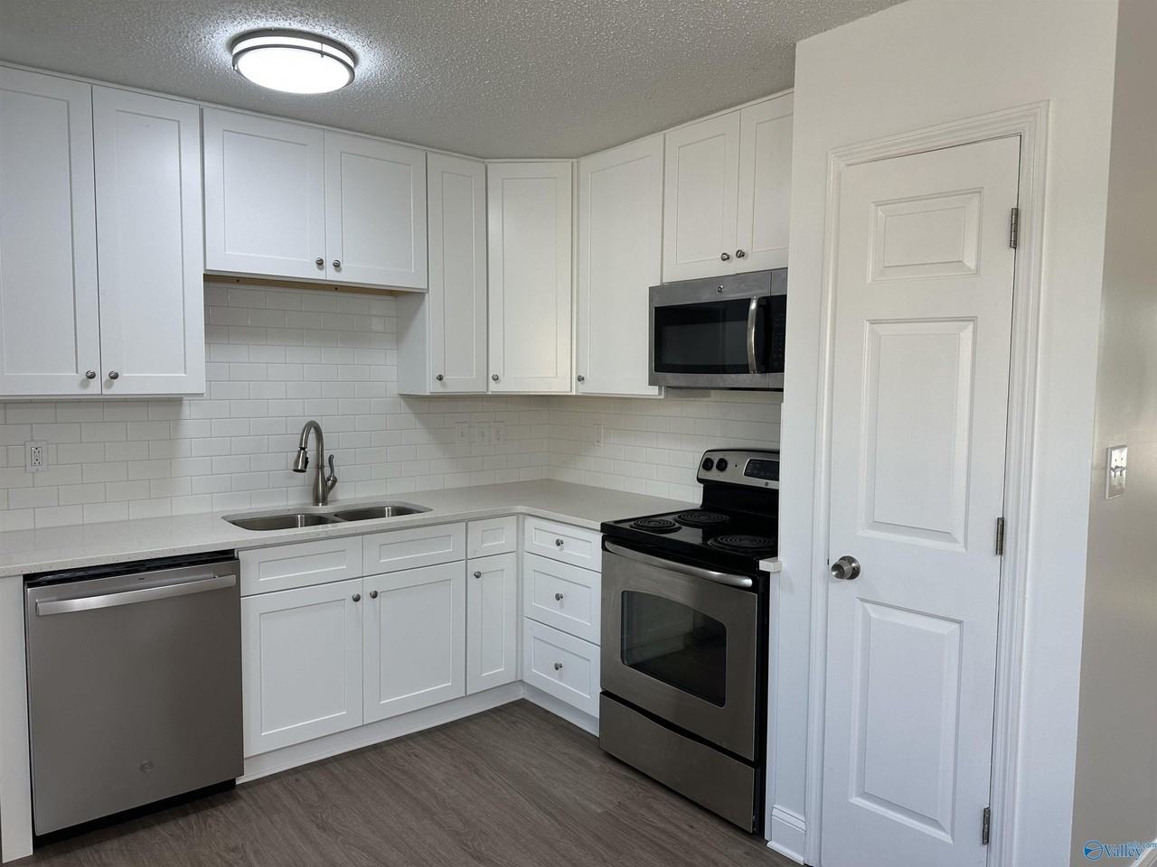 127 Liza Ln - Photo 6 of 16