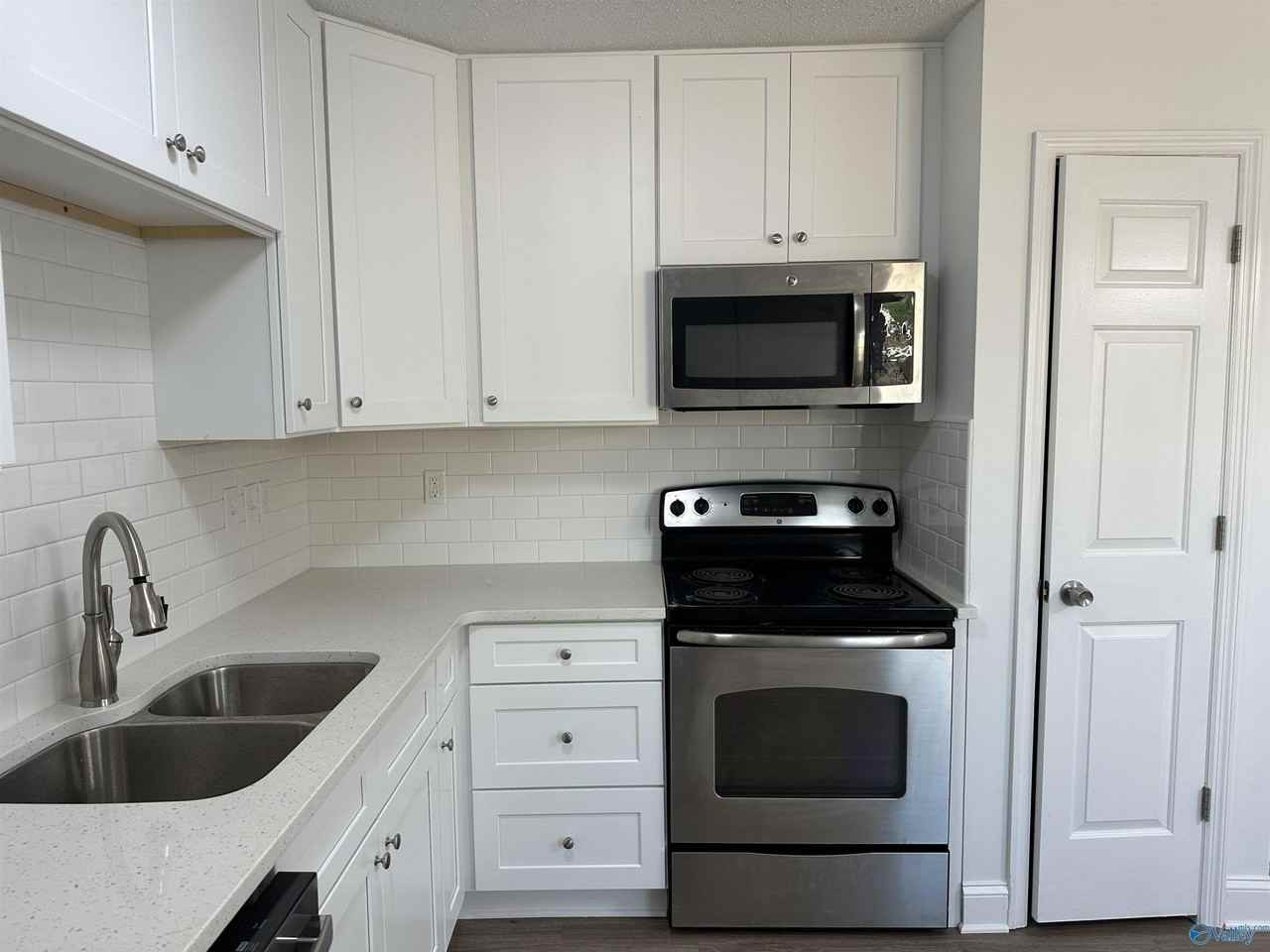 127 Liza Ln - Photo 7 of 16