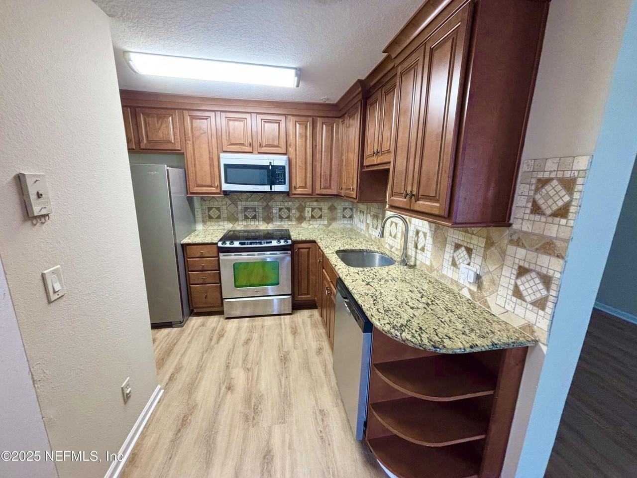 7701 Timberlin Park Blvd Apt 322 #322 - Photo 6 of 32