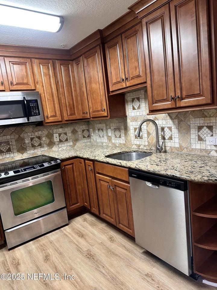 7701 Timberlin Park Blvd Apt 322 #322 - Photo 7 of 32