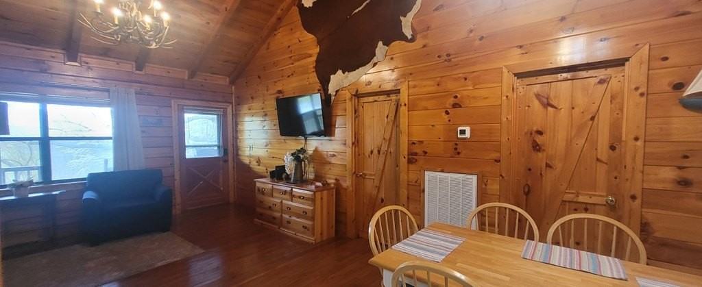 2209 Bellview Ln - Photo 3 of 16