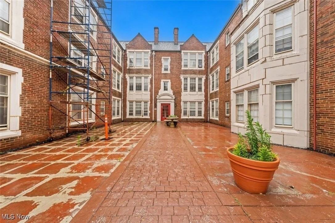 15610 Van Aken Boulevard #5 - Photo 3 of 18