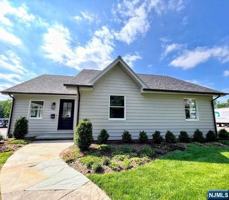 featured image of 26 Bogert St