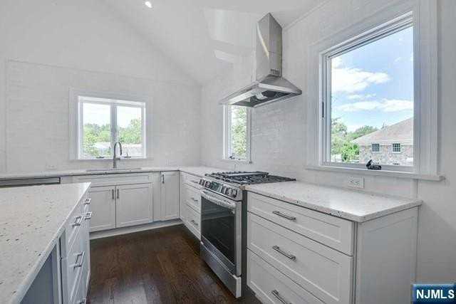 26 Bogert Street - Photo 6 of 18