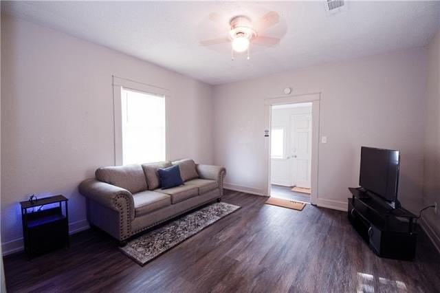 1420 Red Allen Way - Photo 5 of 19