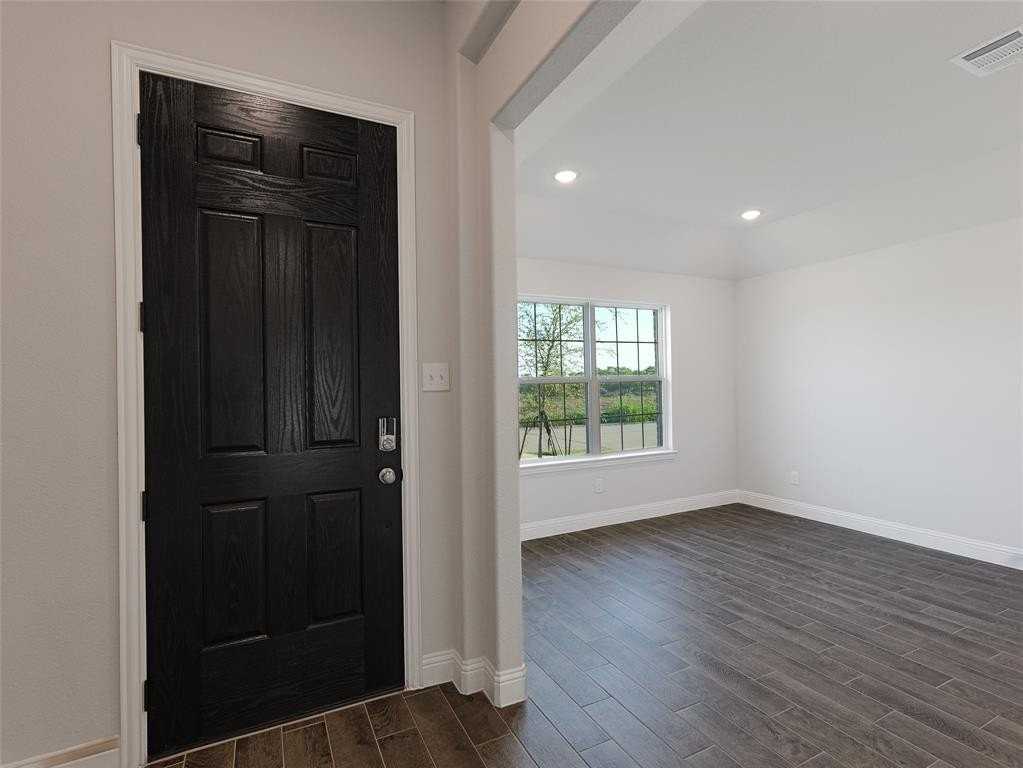 716 Fencerow Trl - Photo 3 of 19