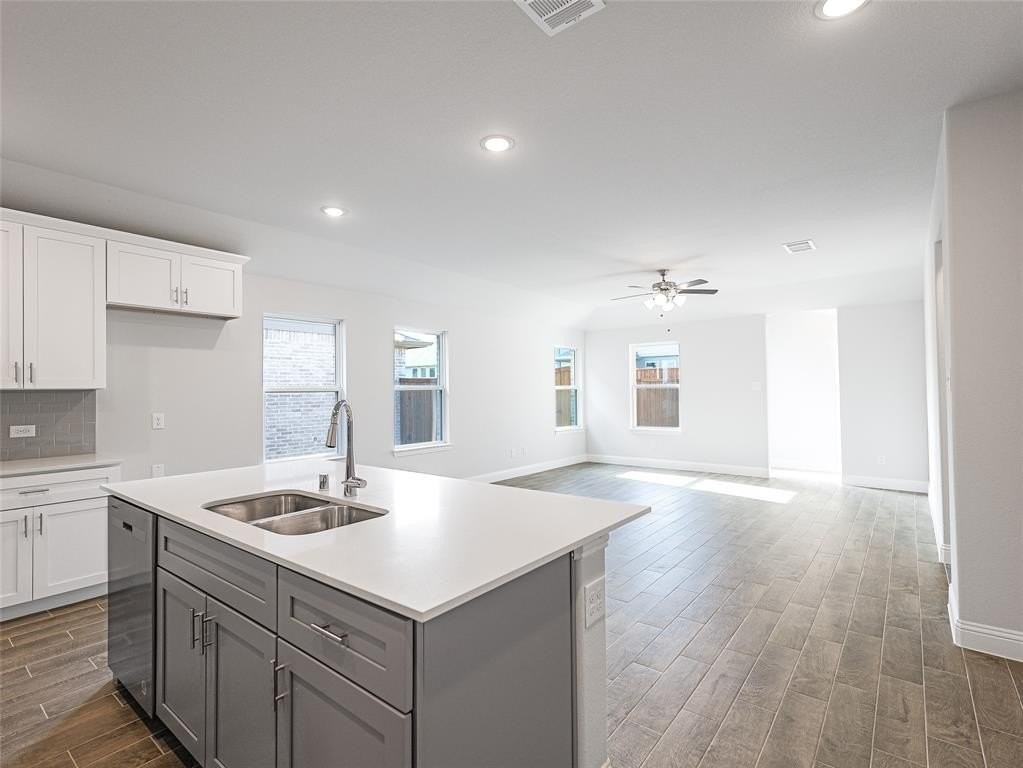 716 Fencerow Trl - Photo 5 of 19