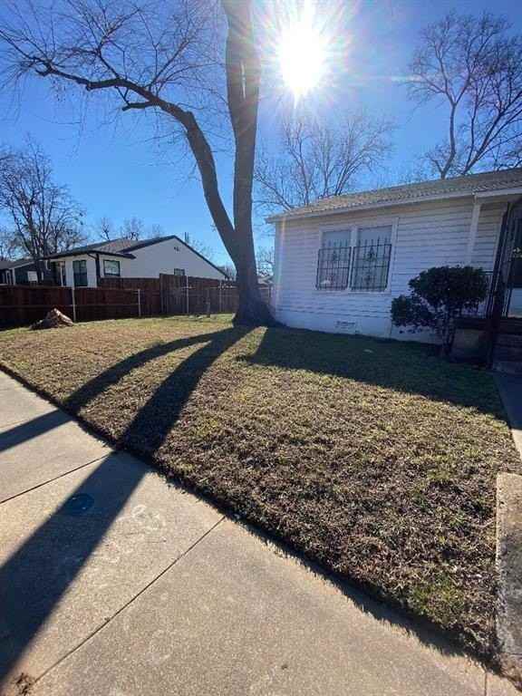 3415 Edgewood St - Photo 3 of 10