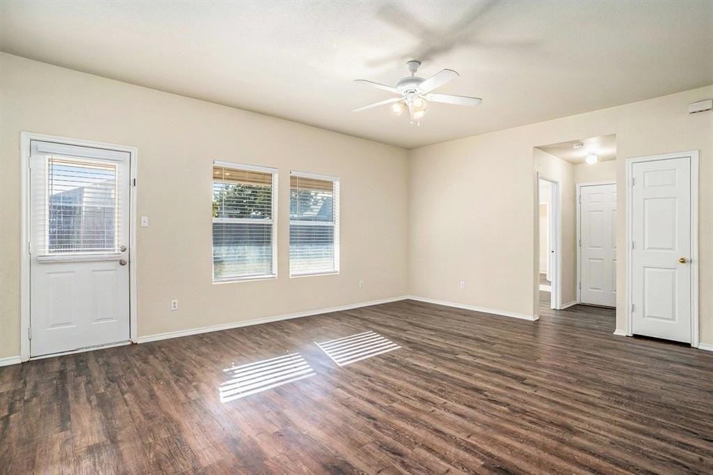 609 Whitefish Dr - Photo 4 of 27