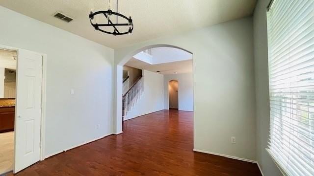 3529 Brewster Dr - Photo 4 of 27