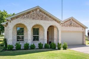 featured image of 1300 Fm 667