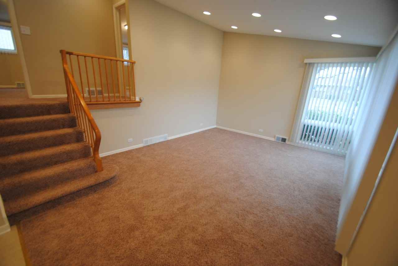 4150 W Chase Ave - Photo 2 of 8