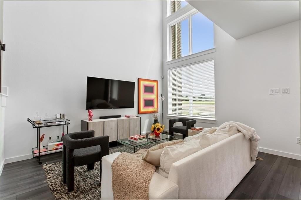 1737 Dalhart Rd - Photo 5 of 28