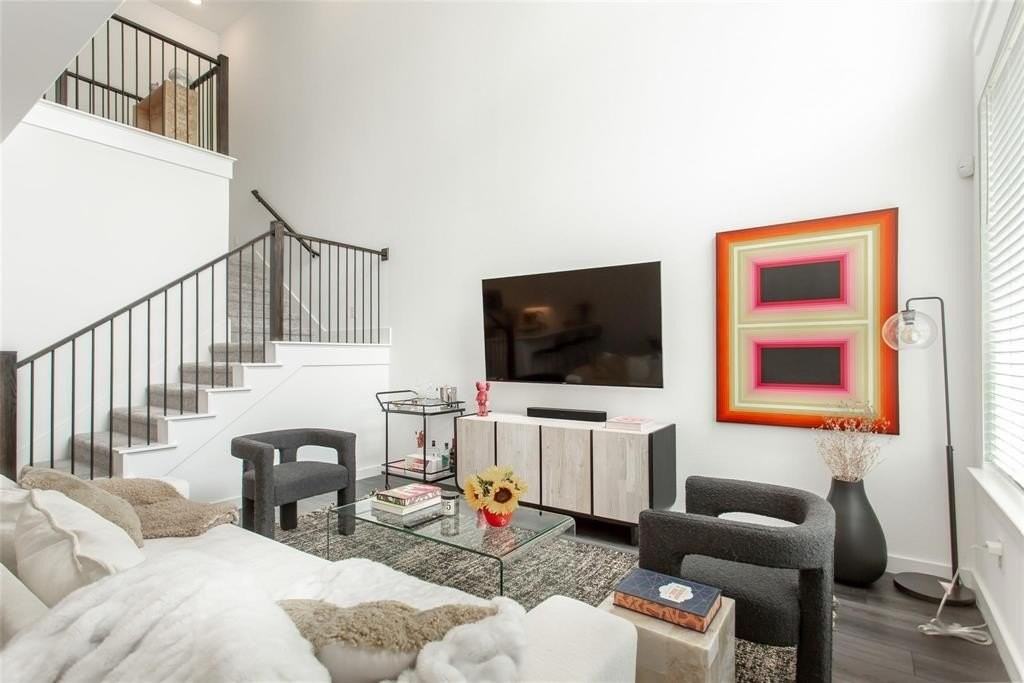 1737 Dalhart Rd - Photo 6 of 28