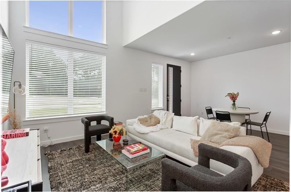 1737 Dalhart Rd - Photo 7 of 28