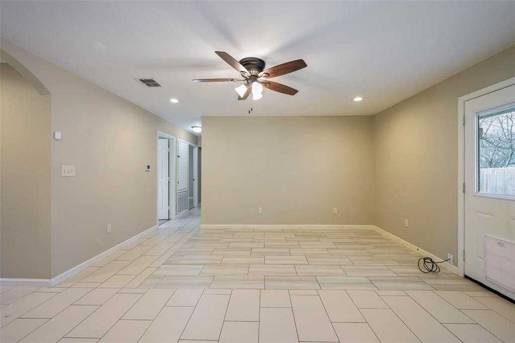 1240 Carla St - Photo 3 of 15