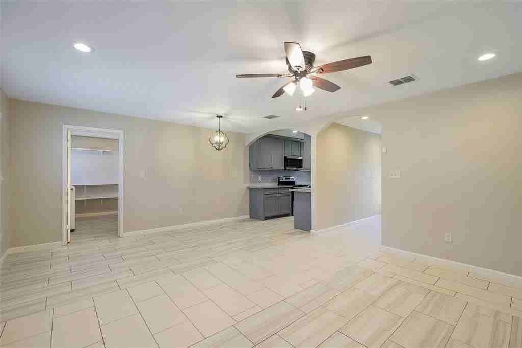 1240 Carla St - Photo 5 of 15