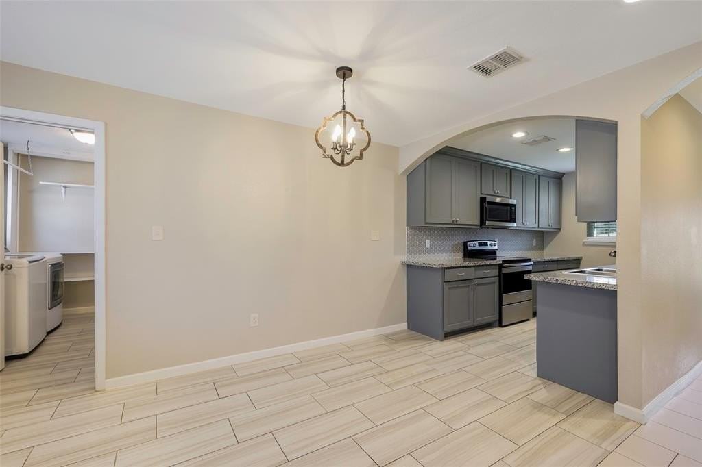 1240 Carla St - Photo 6 of 15