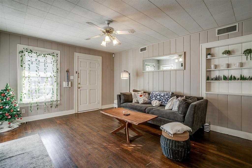 3140 Rogers Ave - Photo 4 of 21