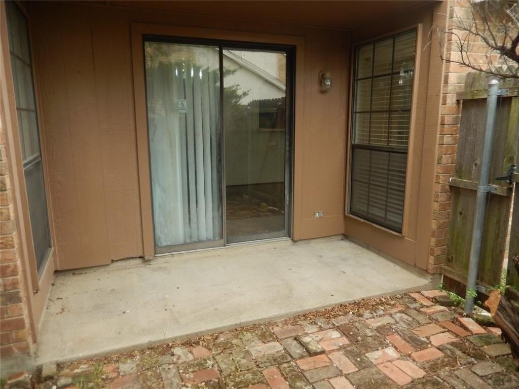 422 Pogue St - Photo 3 of 14