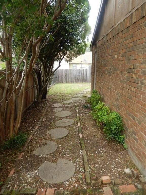 422 Pogue St - Photo 4 of 14