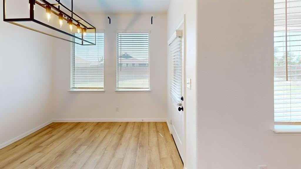 749 Twinvale Dr - Photo 6 of 23