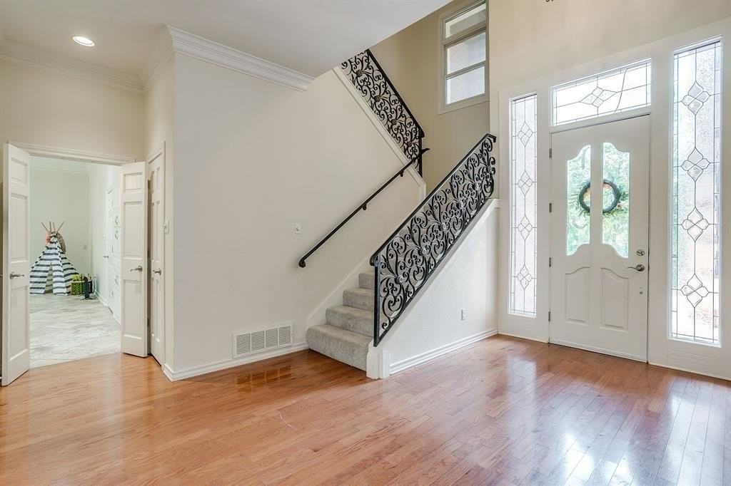 1805 Burton Hill Rd - Photo 7 of 39