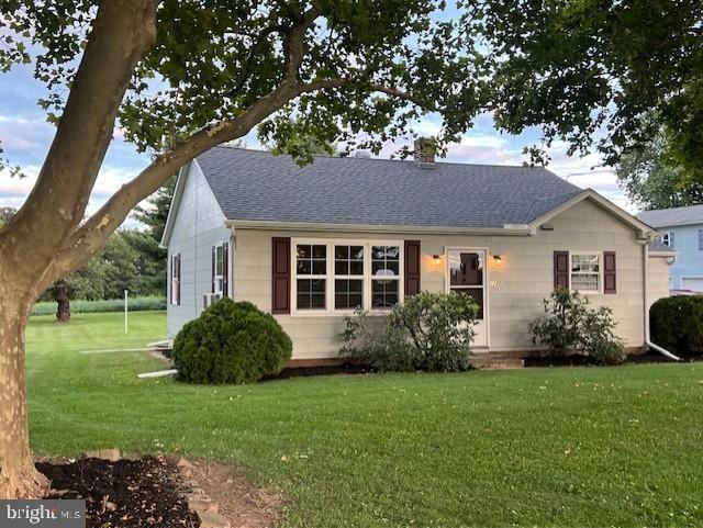 2285 Old Harrisburg Rd - Photo 2 of 14