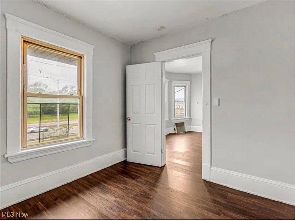 3635 E 49th St - Photo 5 of 14
