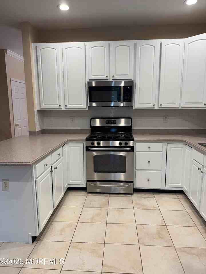 6 Fells Dr - Photo 4 of 27