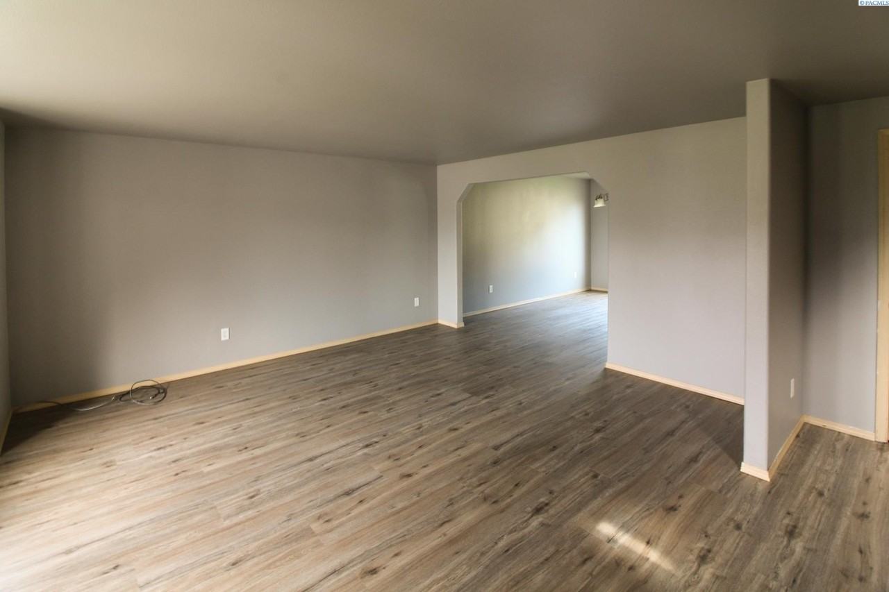 4515 Campolina Ln - Photo 2 of 12