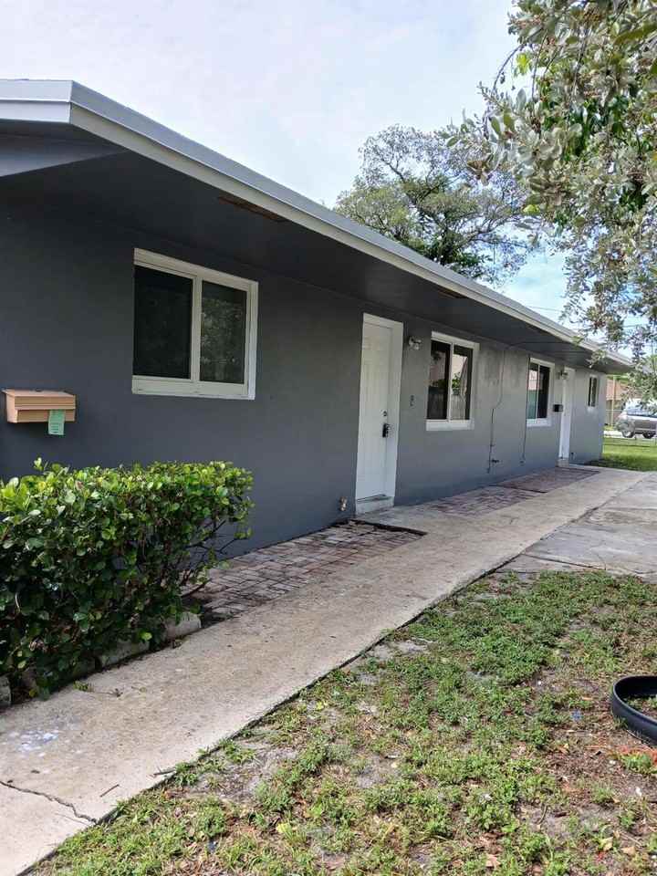 861 Sw 10th Dr - Photo 4 of 7