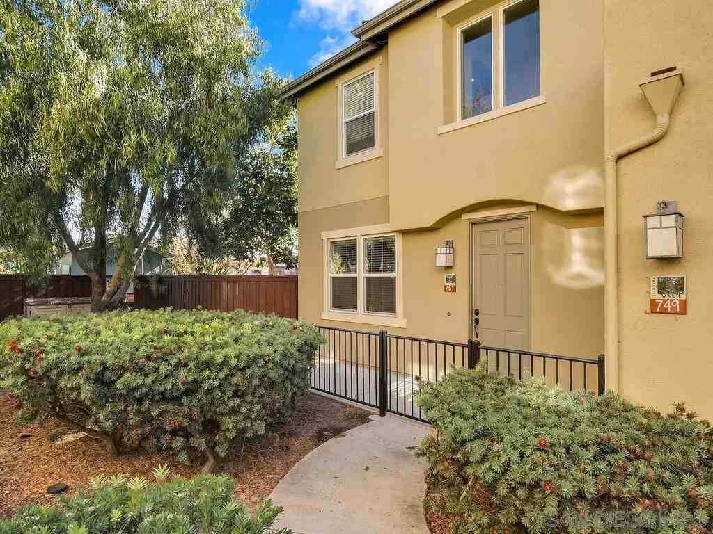 751 Paradise Way