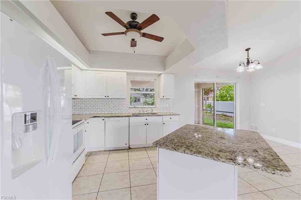 152 Northwest 6th Avenue - Photo 7 of 8