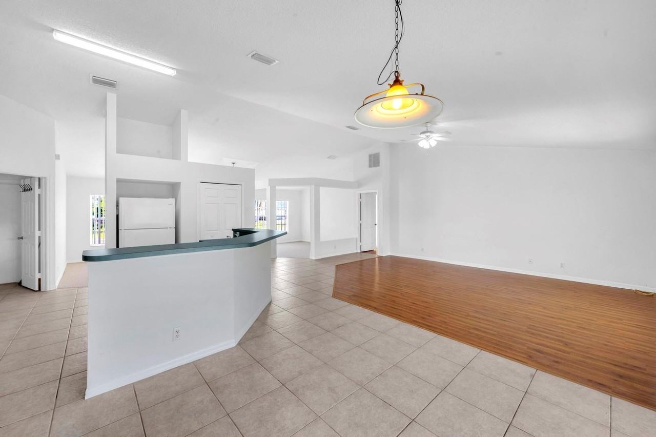 446 Southwest South Quick Circle - Photo 6 of 38